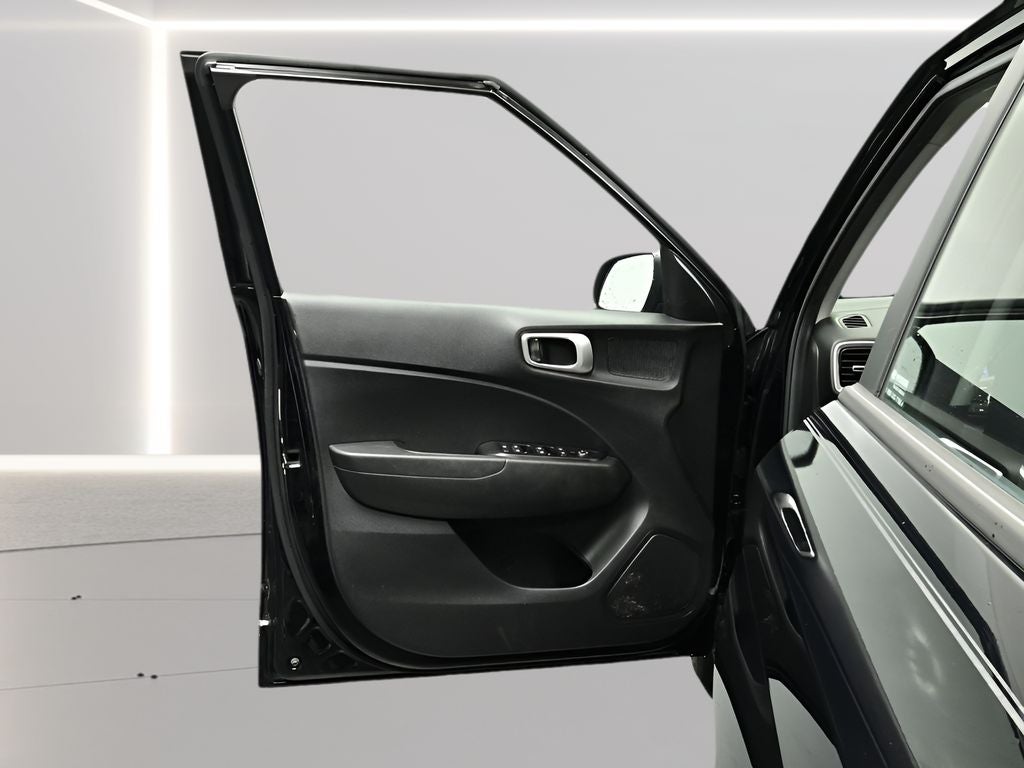 2020 Hyundai VENUE SE