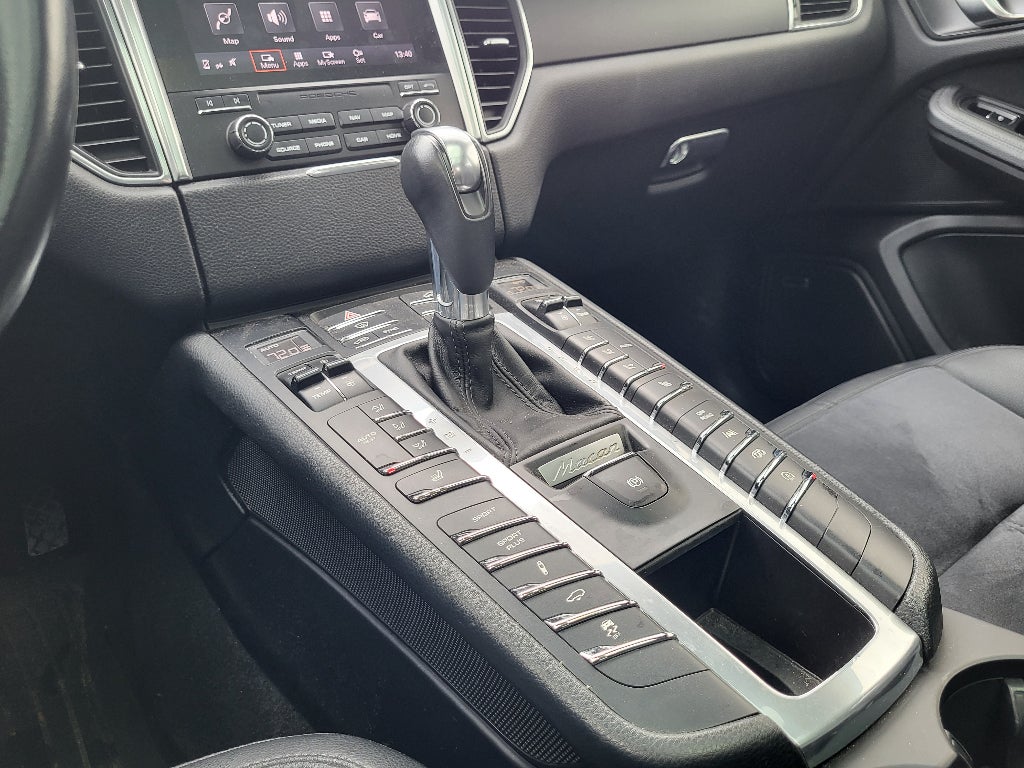 2018 Porsche Macan Sport Edition